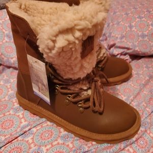 water resistant bear paw boots